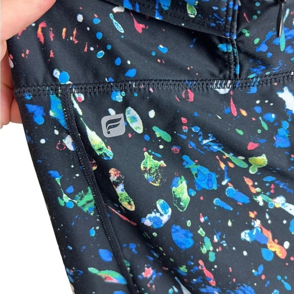 Fabletics • Gia Printed PowerLite Capri - Picture 6 of 7